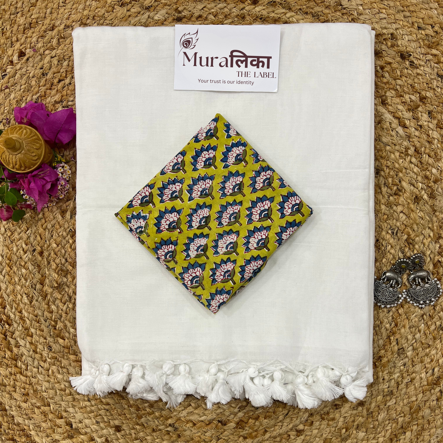 Muralika White Handloom Saree