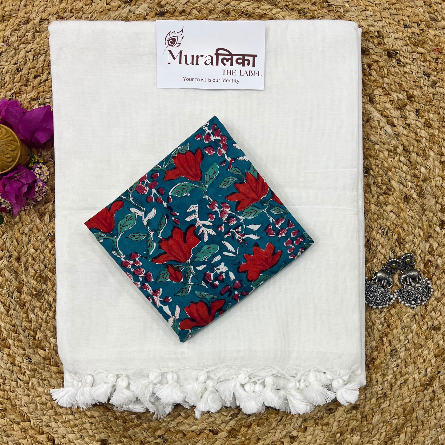 Muralika White Handloom Saree