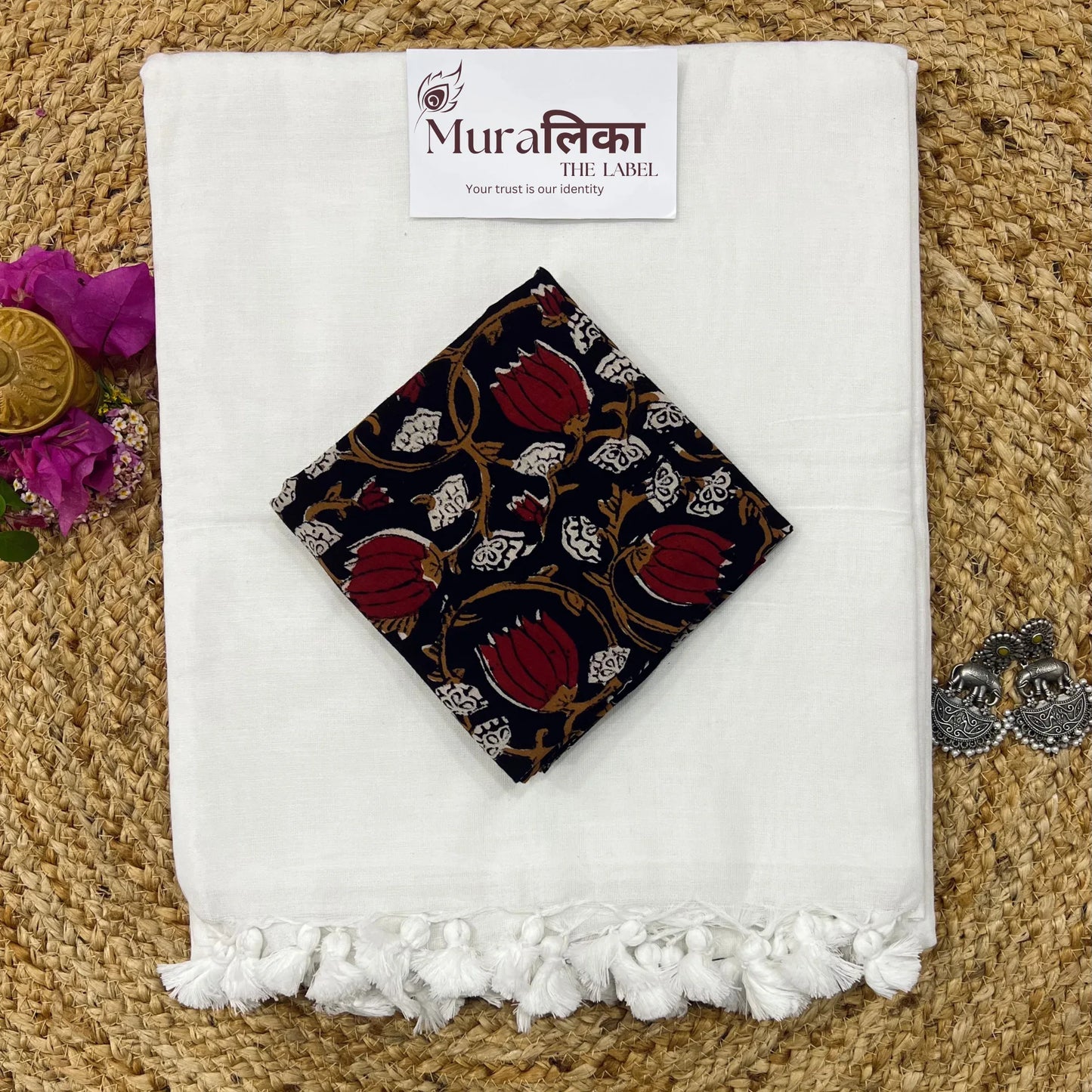 Muralika White Handloom Saree - Muralika the label