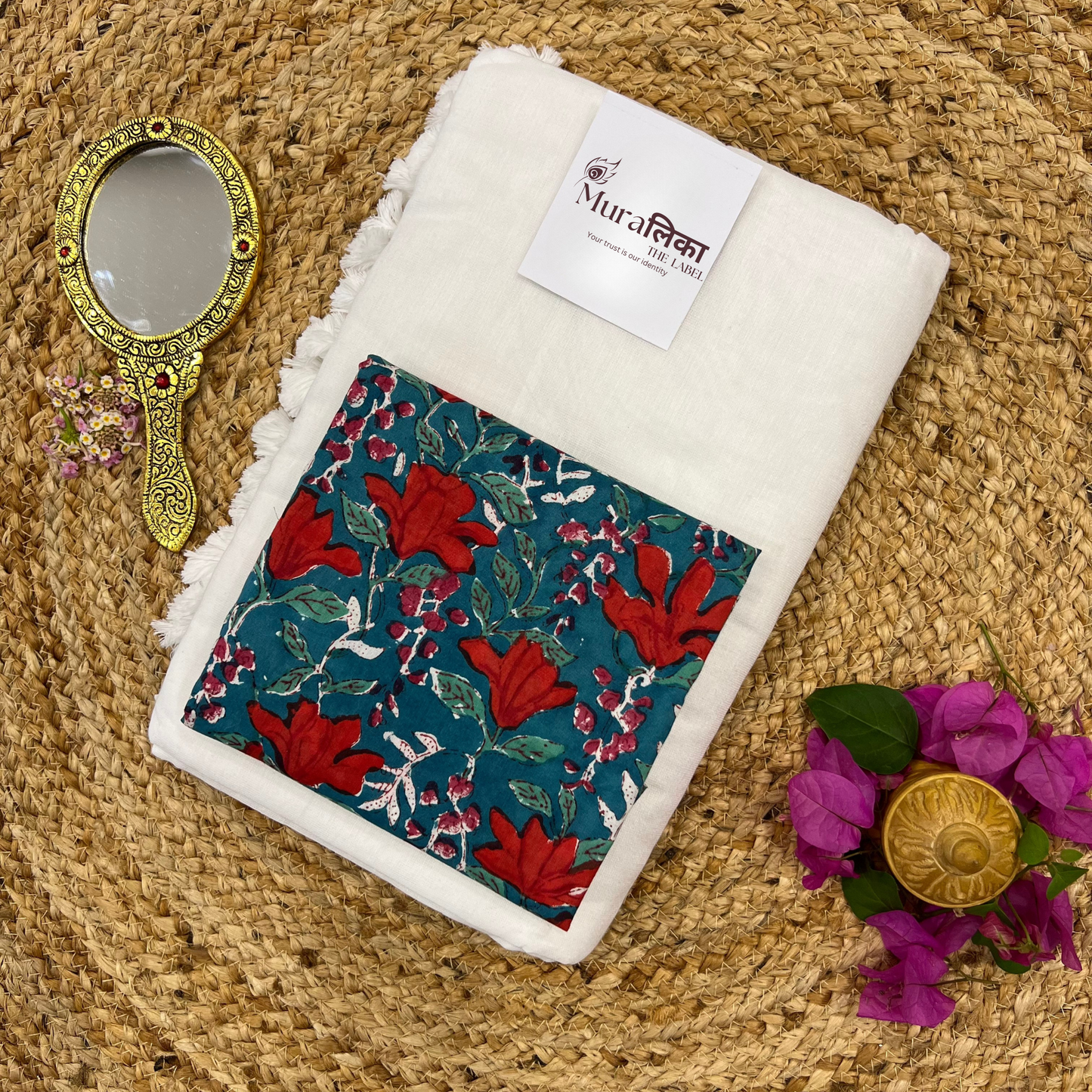 Muralika White Handloom Saree