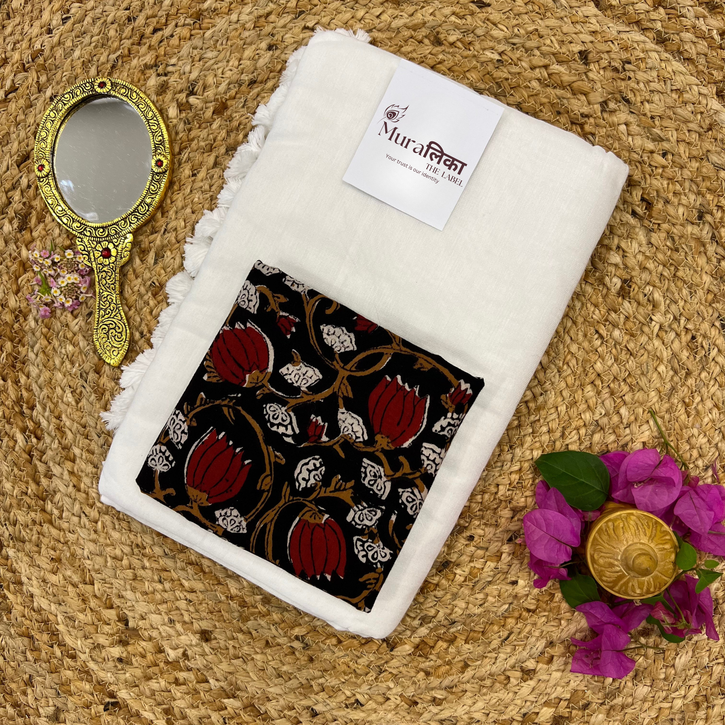 Muralika White Handloom Saree