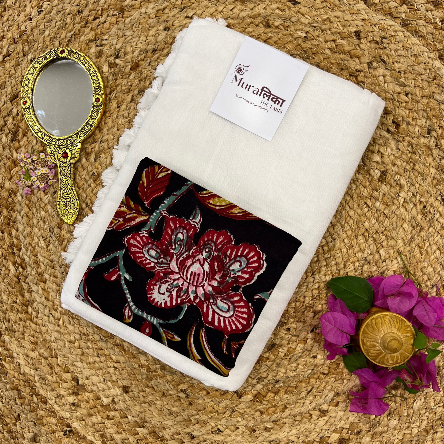 Muralika White Handloom Saree