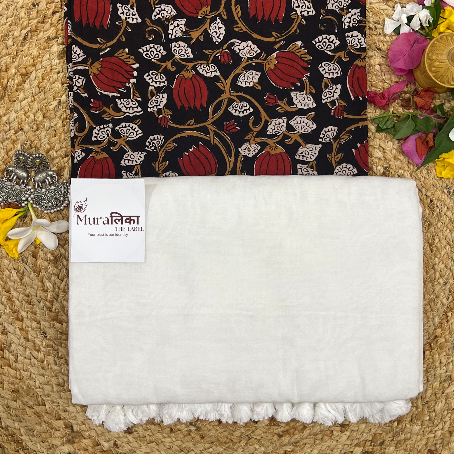 Muralika White Handloom Saree