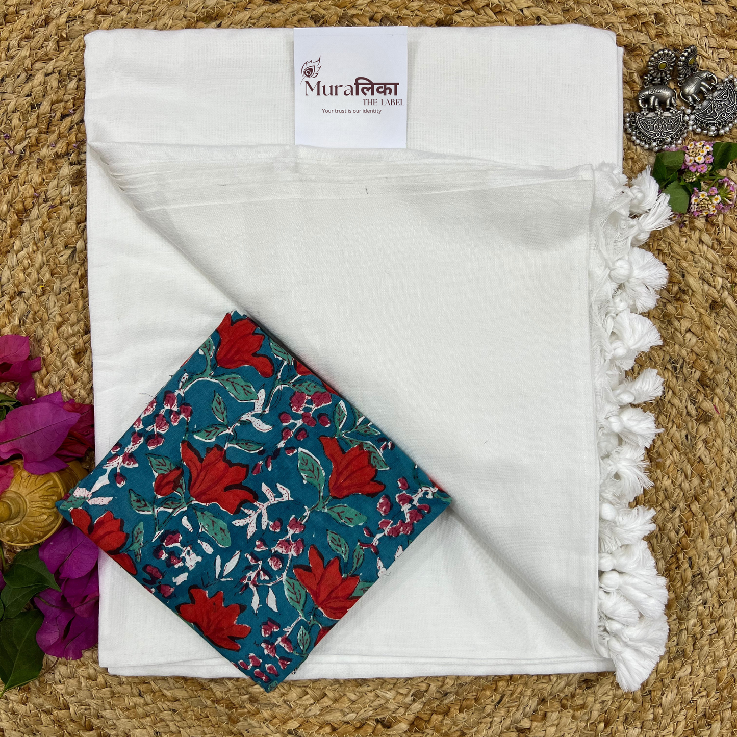 Muralika White Handloom Saree