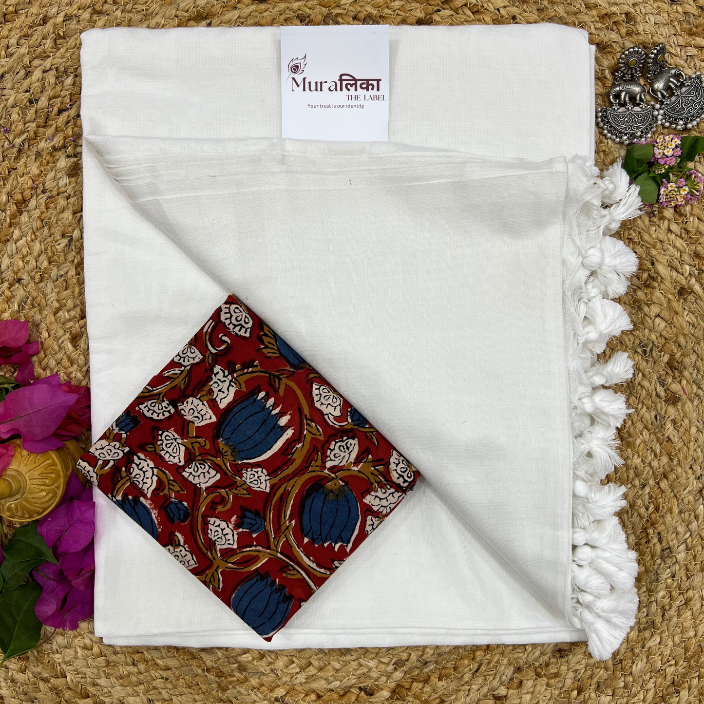Muralika White Handloom Saree