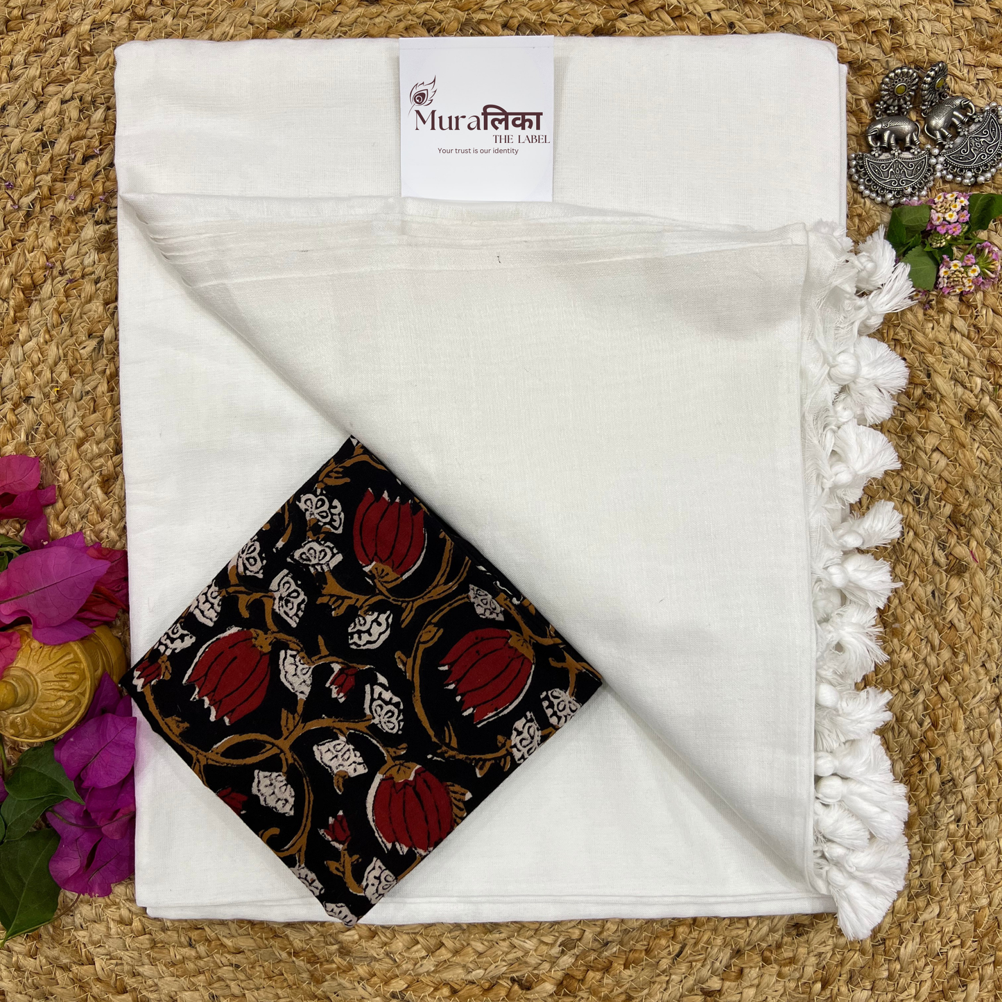 Muralika White Handloom Saree