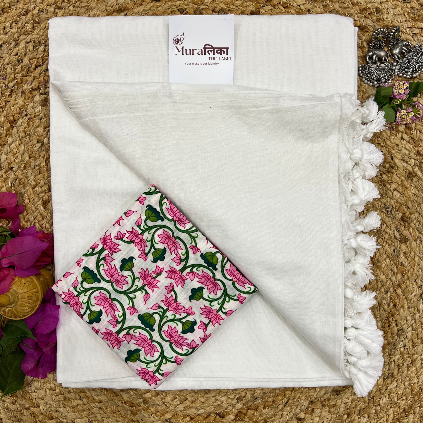 Muralika White Handloom Saree