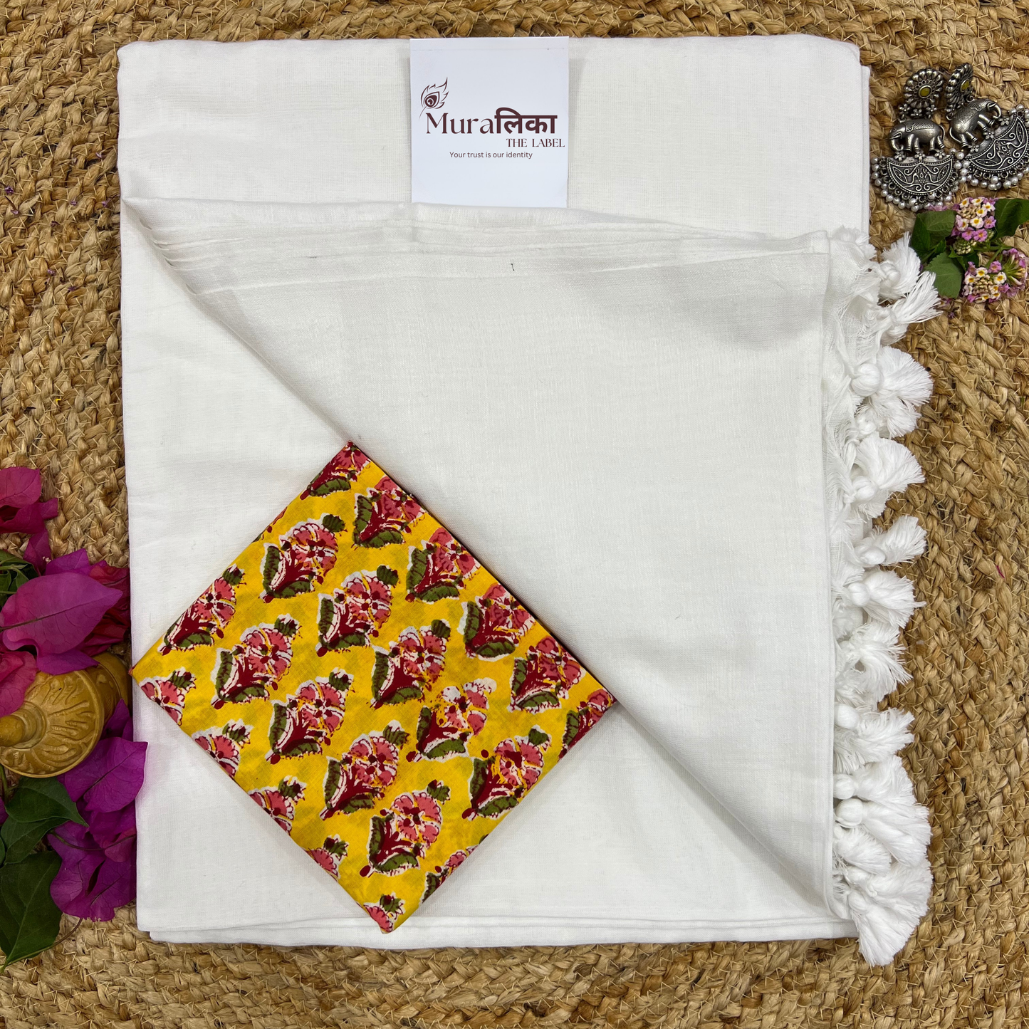 Muralika White Handloom Saree