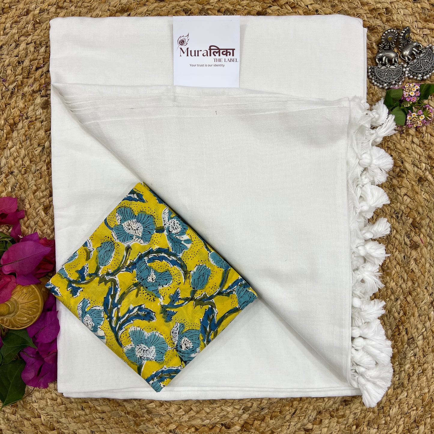 Muralika White Handloom Saree