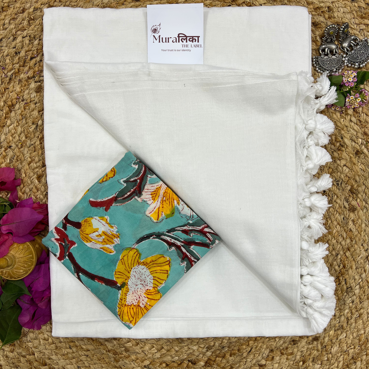 Muralika White Handloom Saree