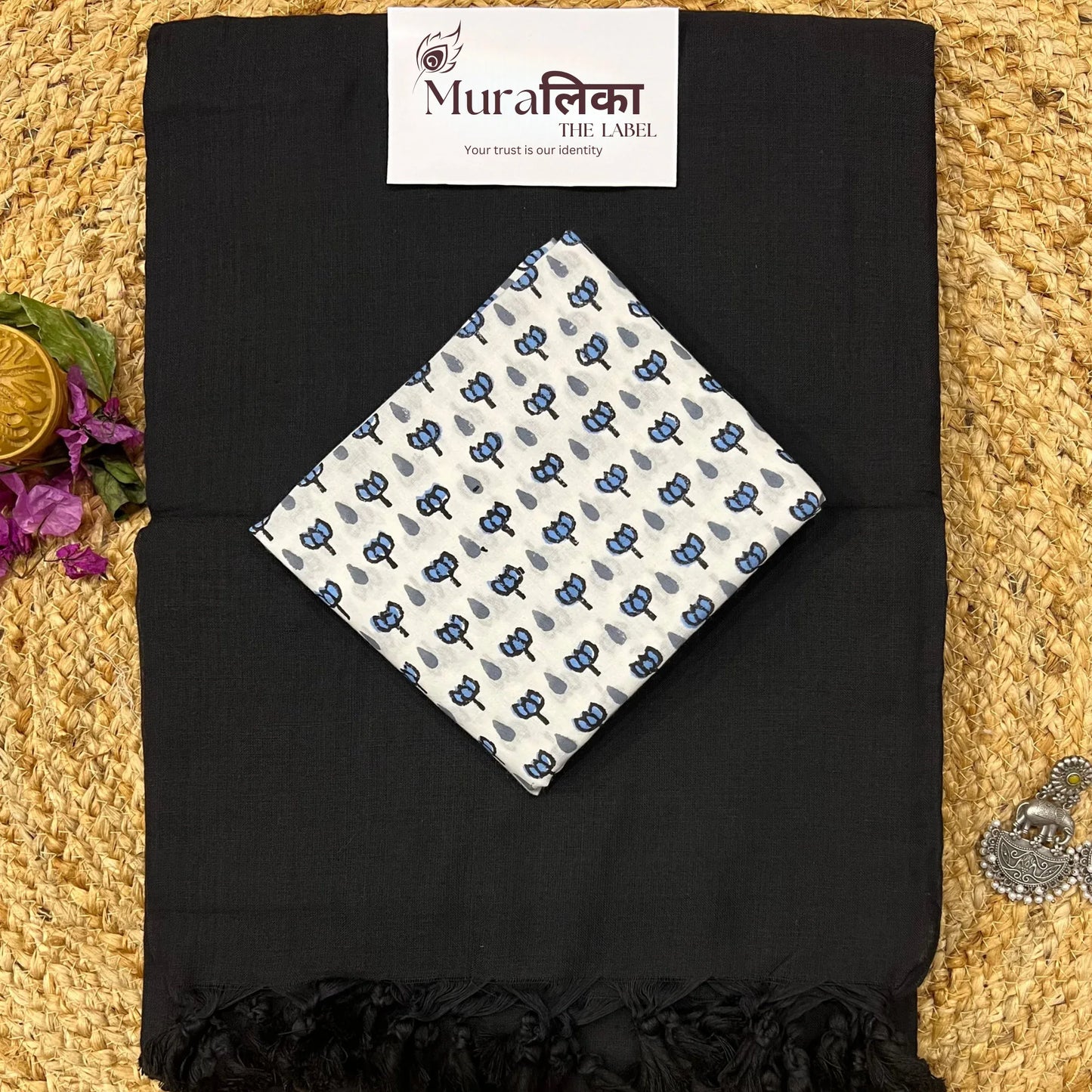 Muralika Black Handloom Saree - Muralika the label