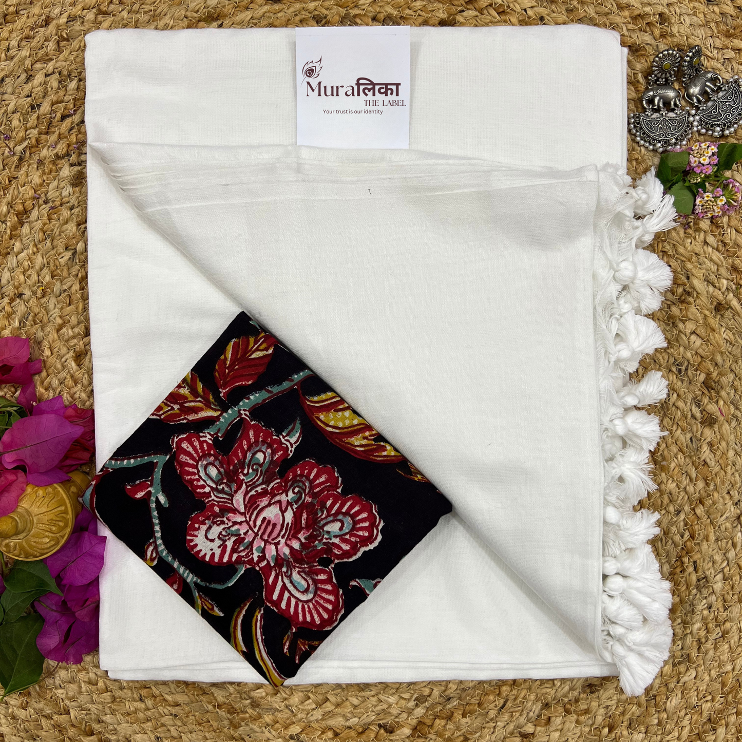 Muralika White Handloom Saree