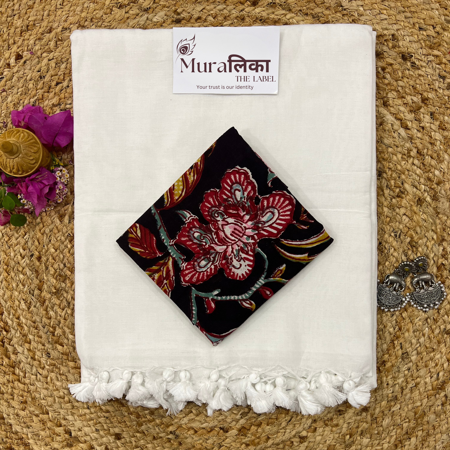 Muralika White Handloom Saree