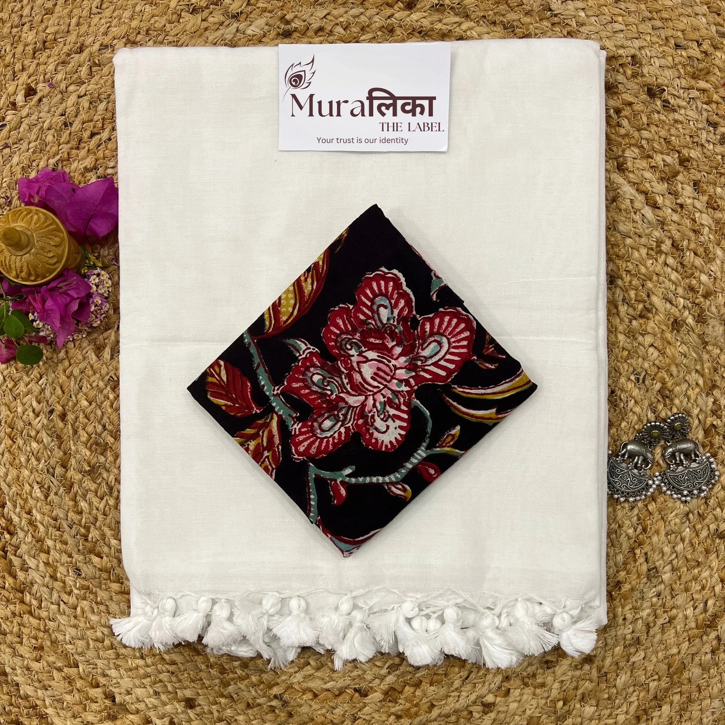 Muralika White Handloom Saree - Muralika the label