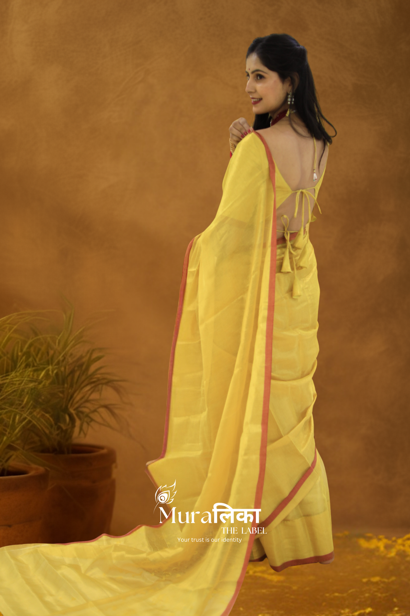 Muralika Pure Elegance Handloom Tissue Saree
