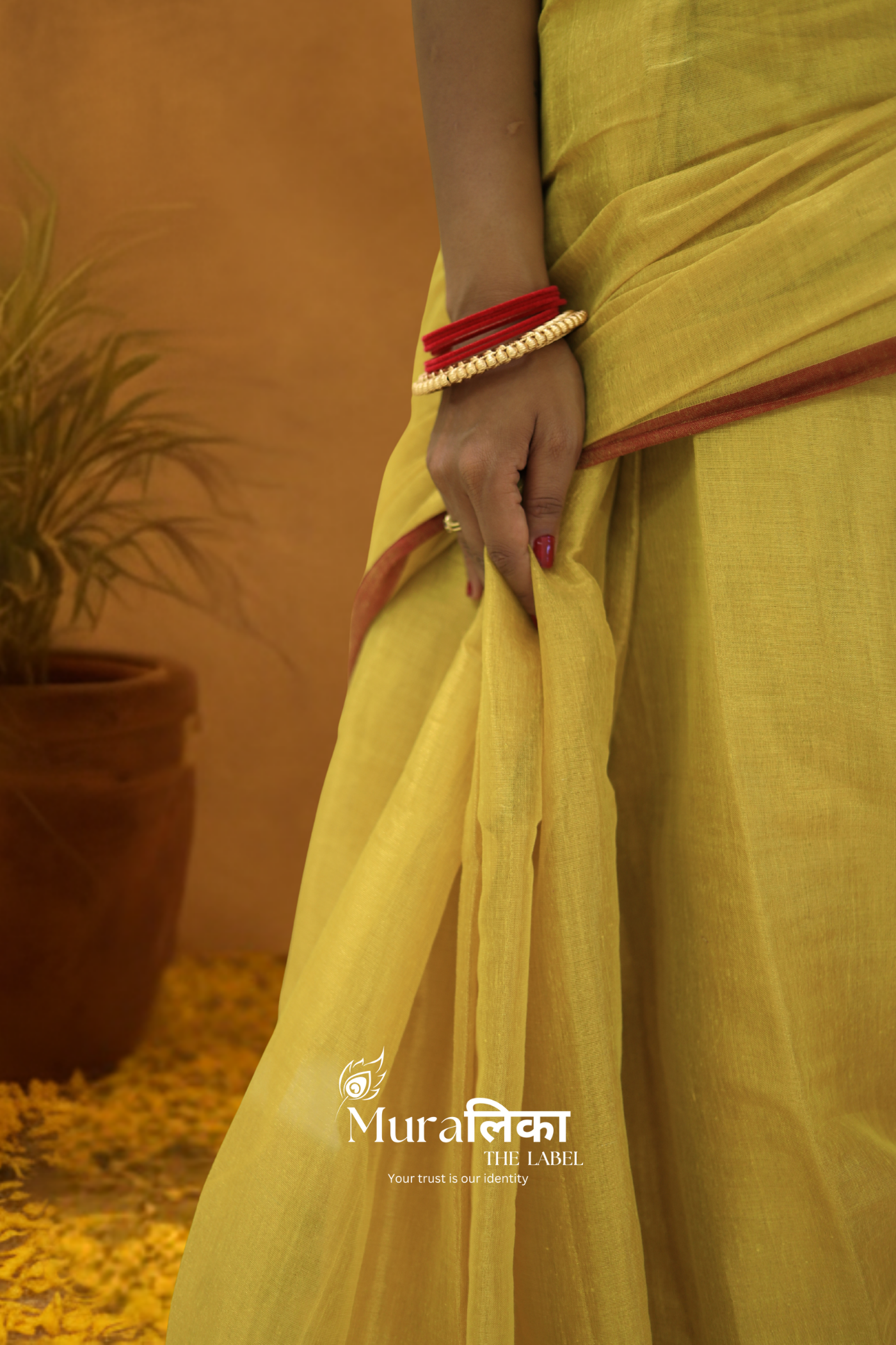 Muralika Pure Elegance Handloom Tissue Saree