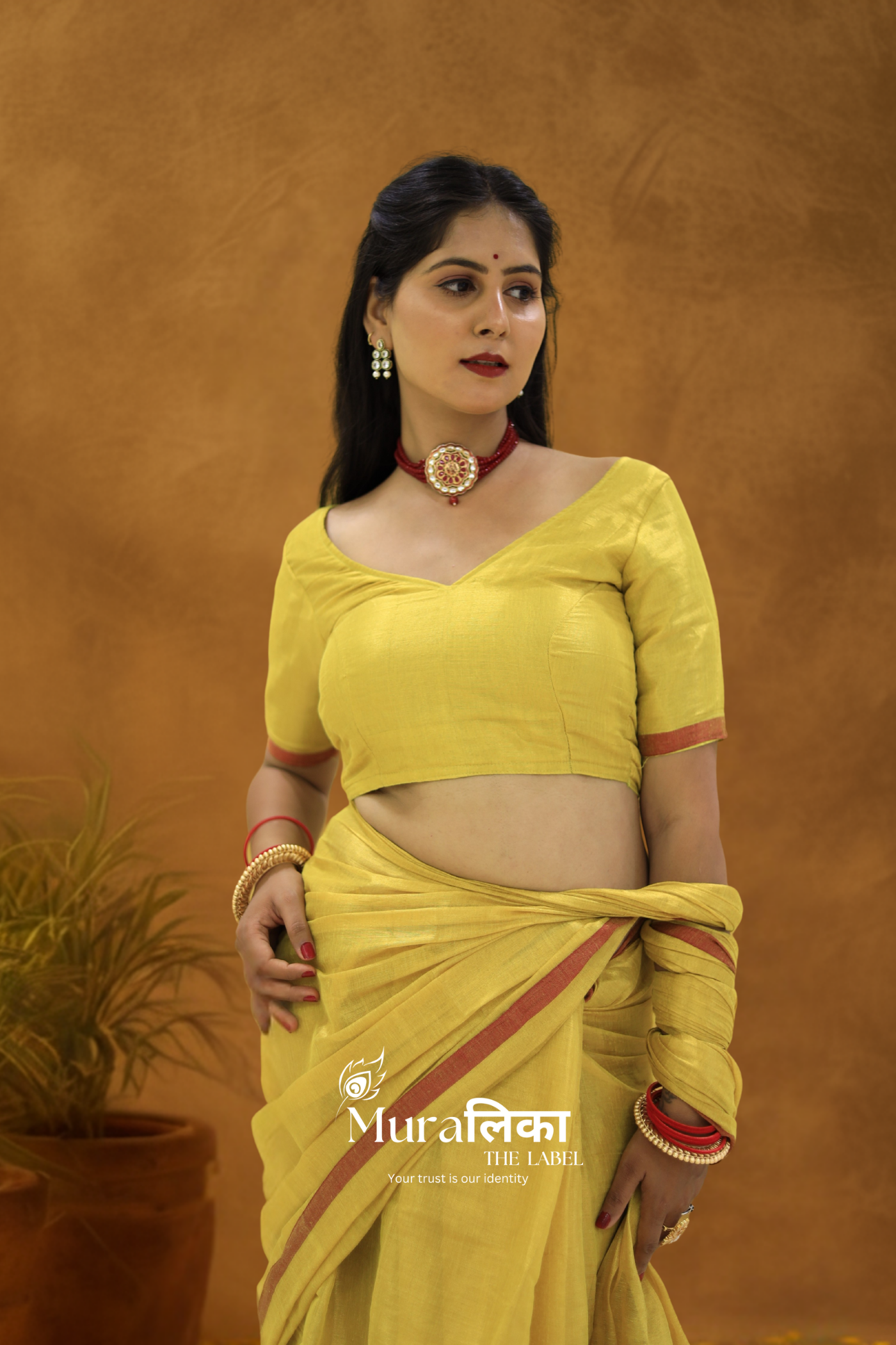 Muralika Pure Elegance Handloom Tissue Saree