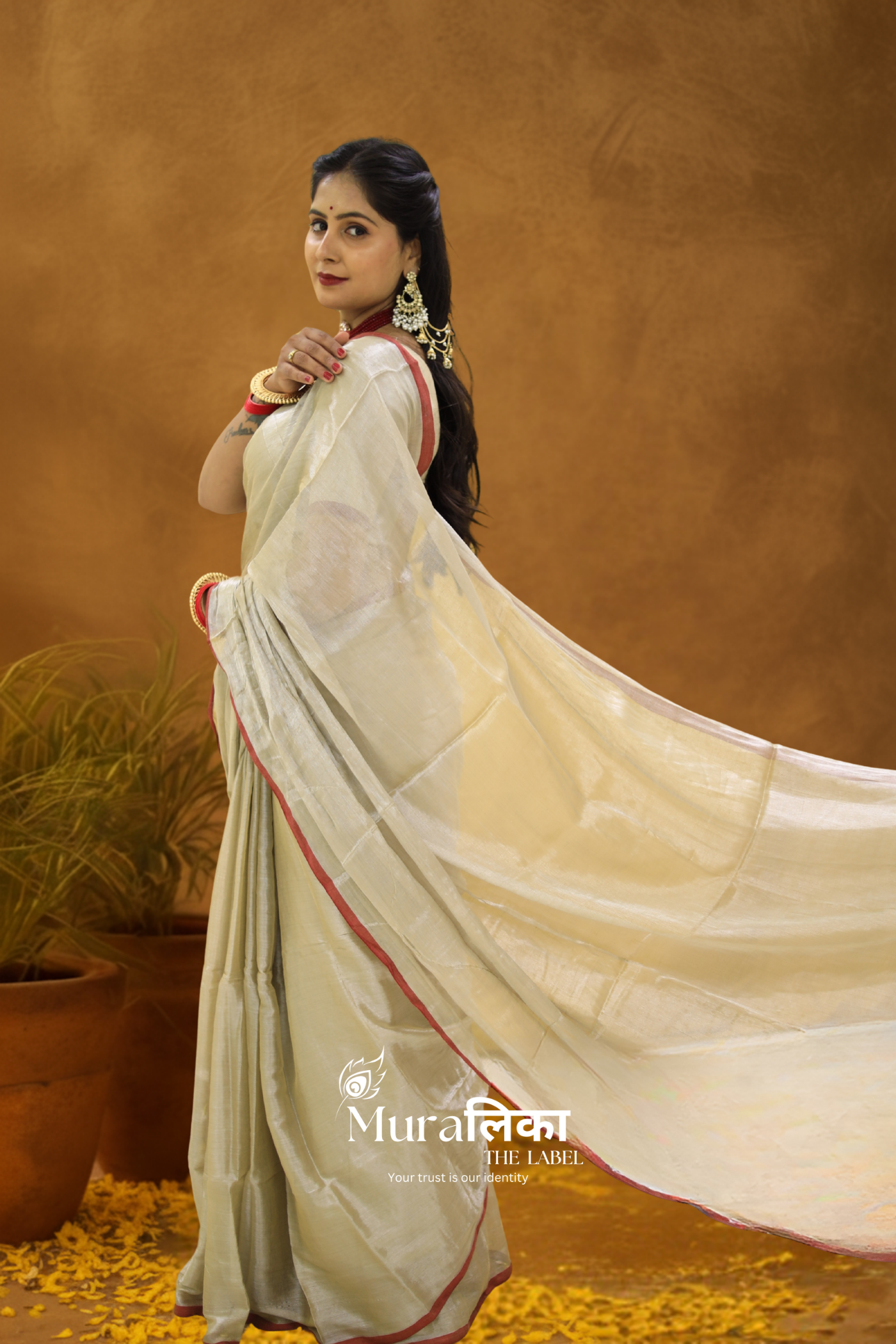 Muralika Pure Elegance Handloom Tissue Saree