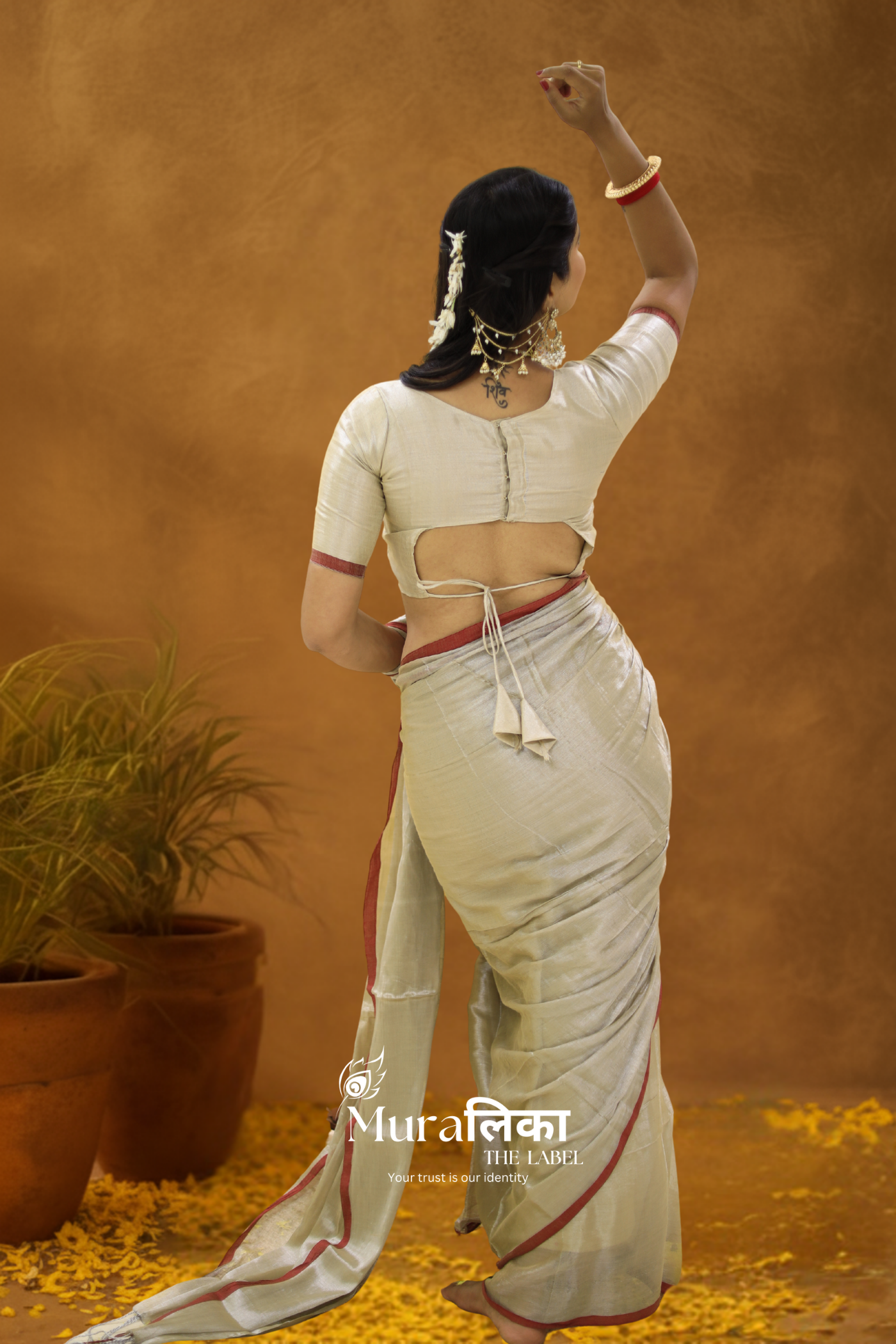 Muralika Pure Elegance Handloom Tissue Saree