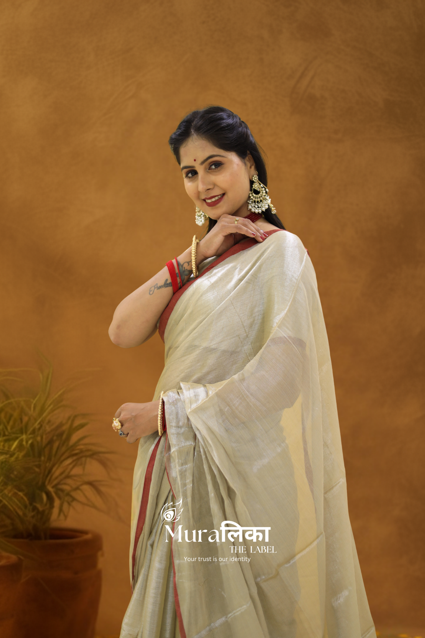 Muralika Pure Elegance Handloom Tissue Saree