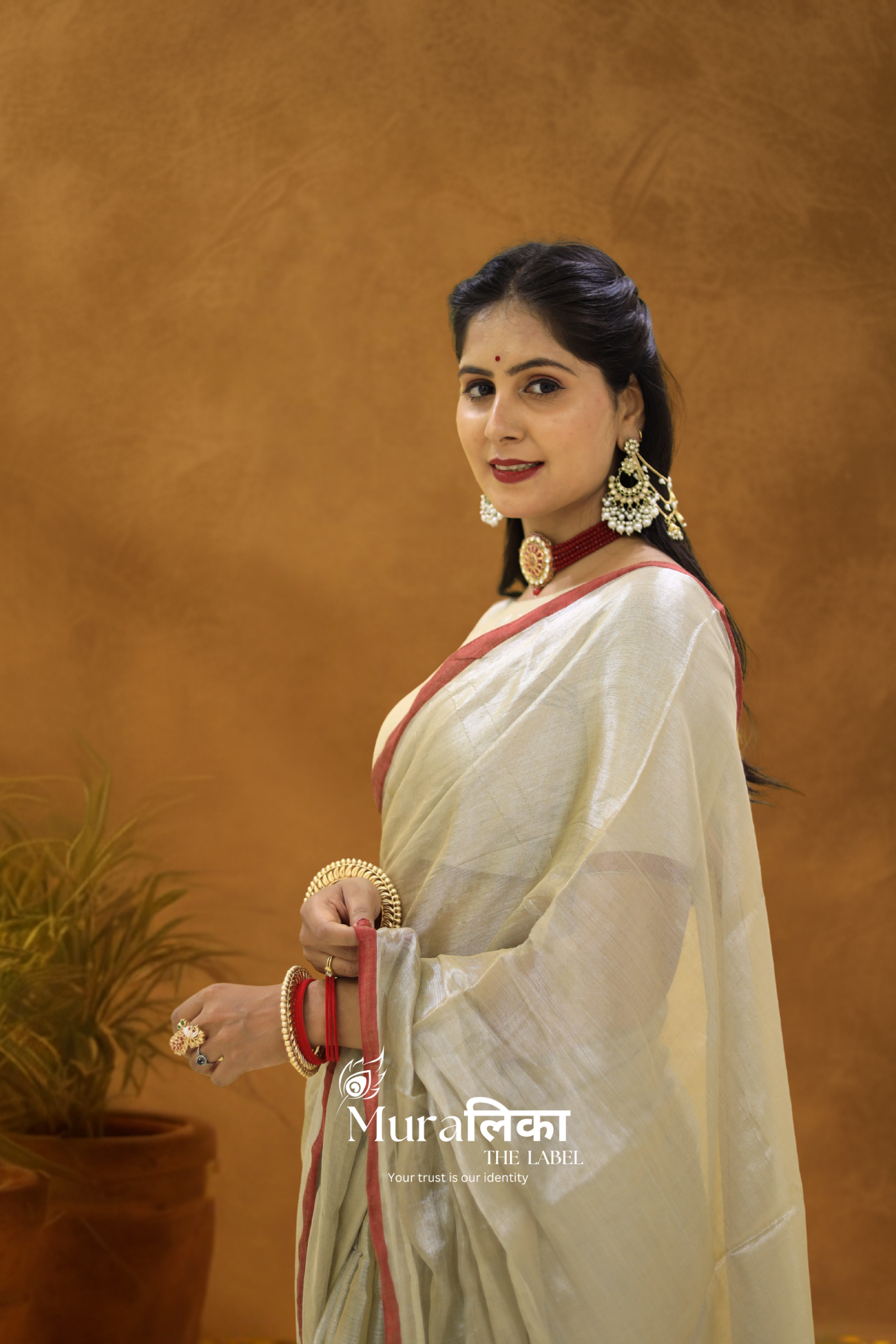 Muralika Pure Elegance Handloom Tissue Saree