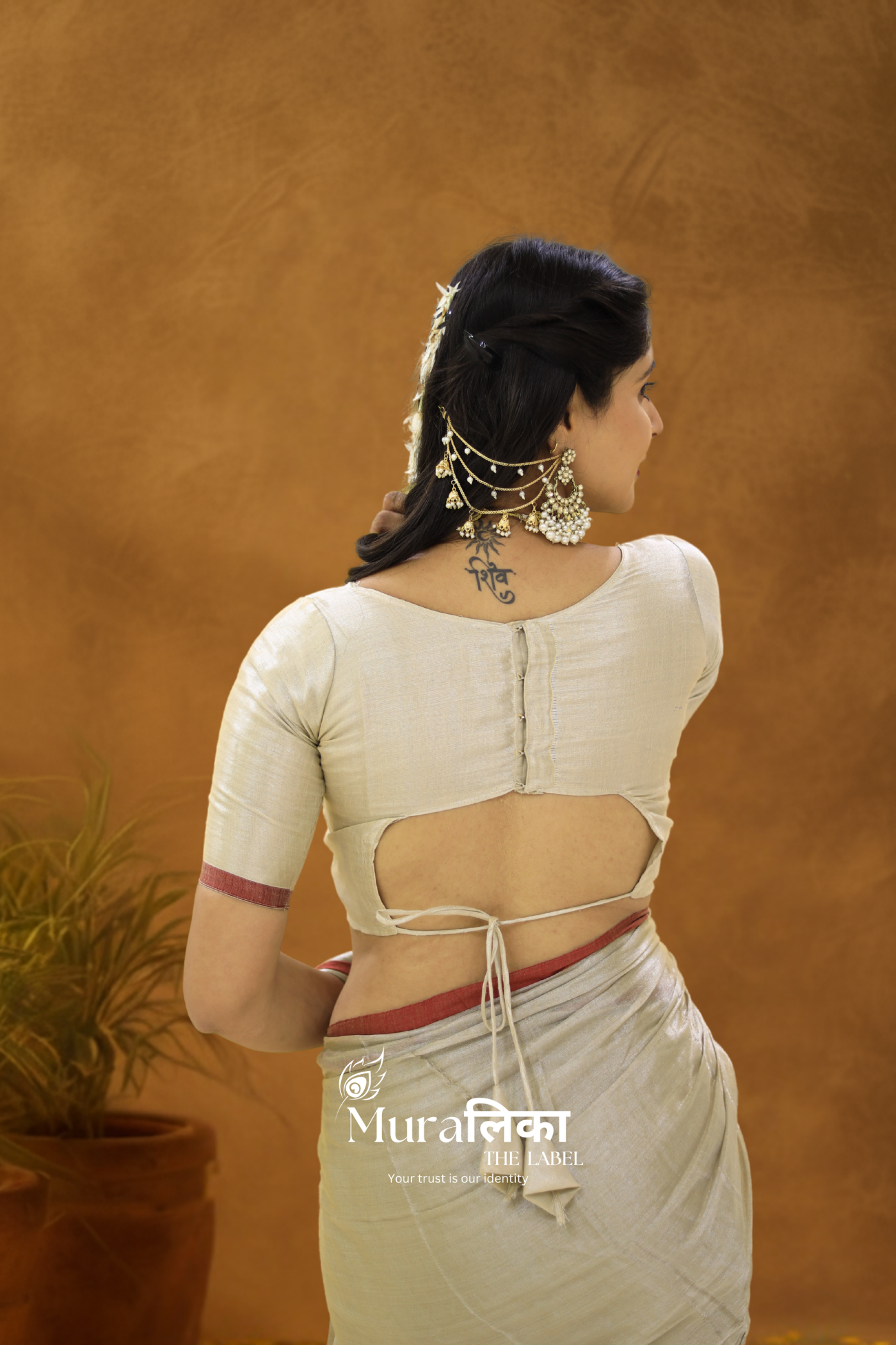 Muralika Pure Elegance Handloom Tissue Saree